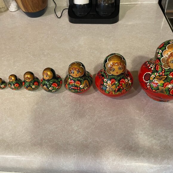 Set of 9, Matryoshka Russian Nesting Dolls - Picture 2 of 3